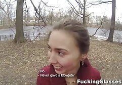 Las mujeres jóvenes usan su cuerpo y profesión videos xxx de japonesas gratis para ganar dinero