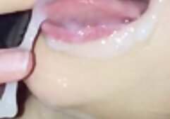 Chiharu Okuna se dedos en videos de mujeres desnudas japonesas el coño lamió