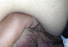 Penetración anal con un juguete porno japones familiar